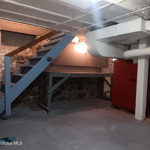 72 Park Street, Gloversville, NY 12078