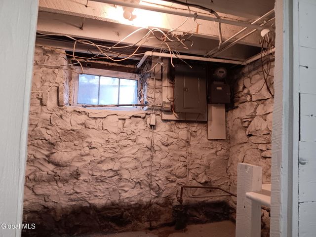 72 Park Street, Gloversville, NY 12078