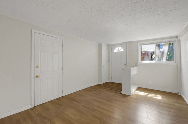 237 Cedar Lake Road N, Minneapolis, MN 55405