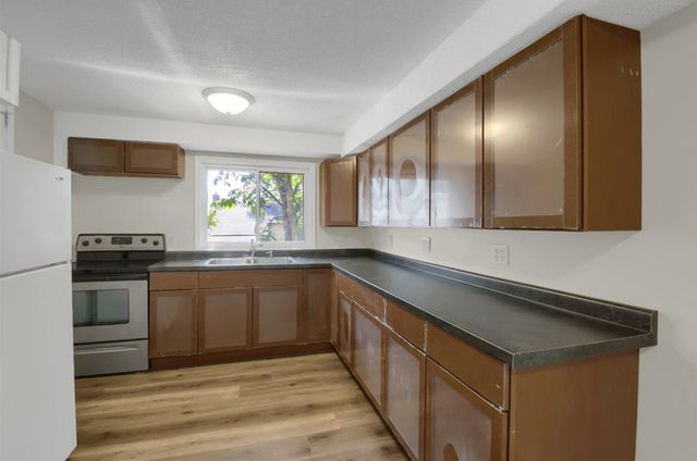 237 Cedar Lake Road N, Minneapolis, MN 55405