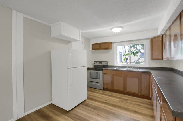 237 Cedar Lake Road N, Minneapolis, MN 55405