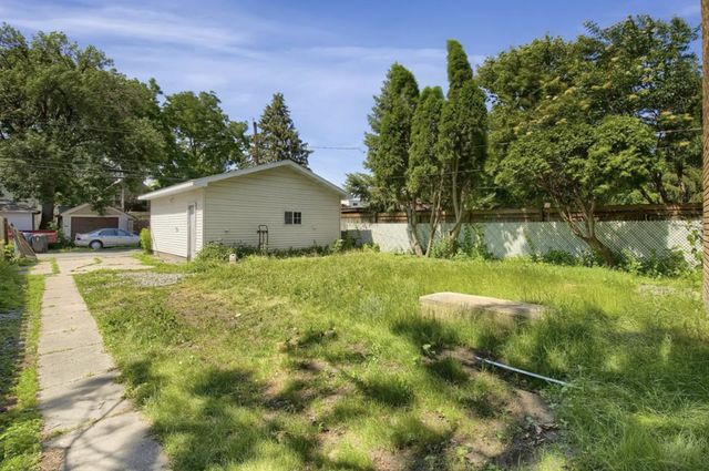 237 Cedar Lake Road N, Minneapolis, MN 55405