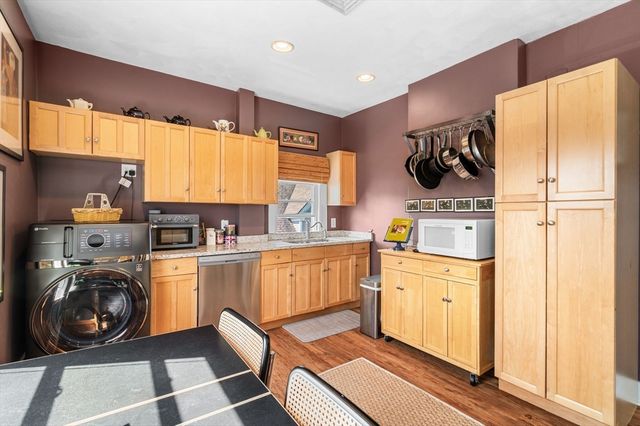 55 Ocean Ave 3, Salem, MA 01970