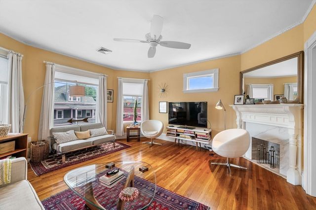 55 Ocean Ave 3, Salem, MA 01970