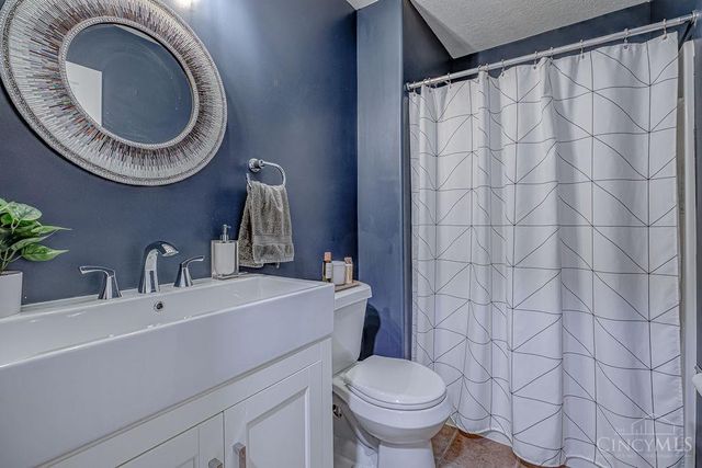 1942 Chase Avenue, Cincinnati, OH 45223