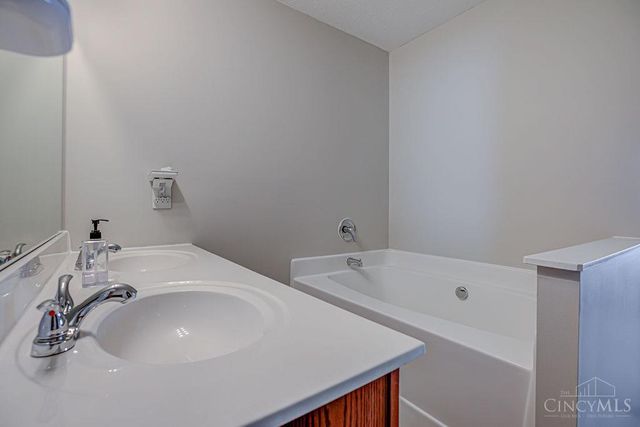 1942 Chase Avenue, Cincinnati, OH 45223