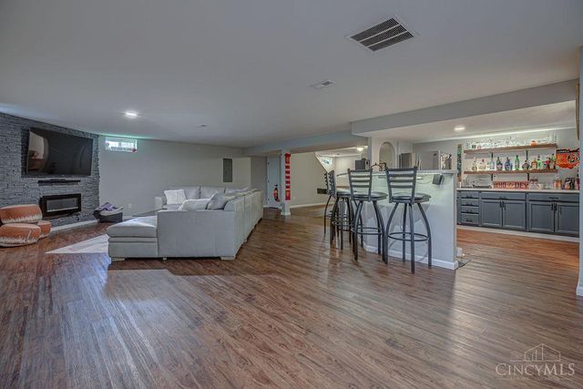 1942 Chase Avenue, Cincinnati, OH 45223