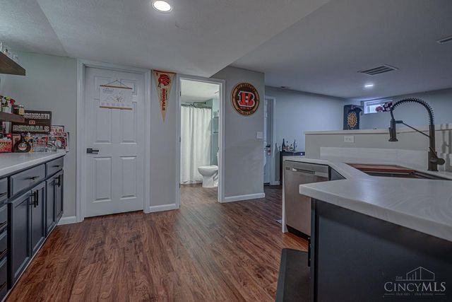 1942 Chase Avenue, Cincinnati, OH 45223