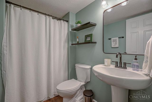 1942 Chase Avenue, Cincinnati, OH 45223