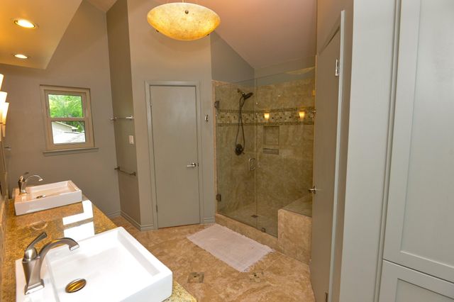 9801 Talleyran DR, Austin, TX 78750