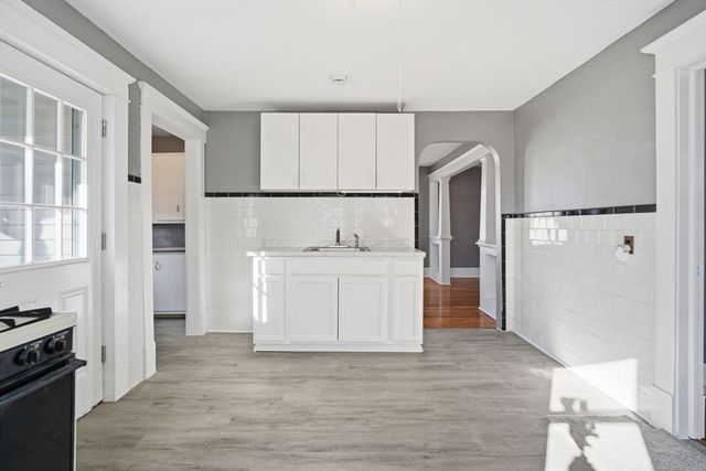 152 Monrovia St, Springfield, MA 01103