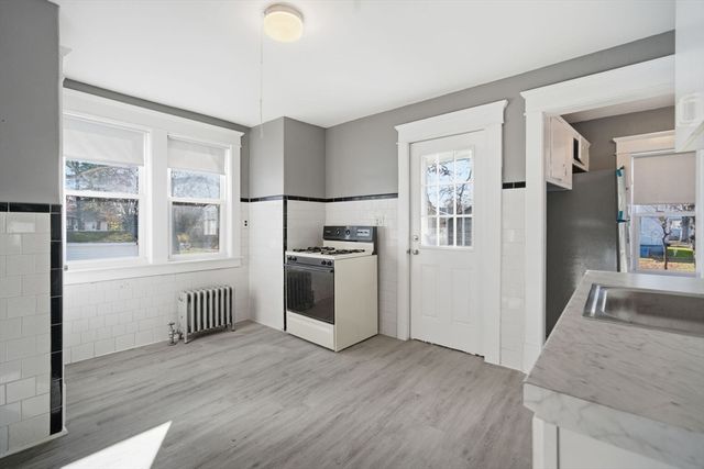 152 Monrovia St, Springfield, MA 01103