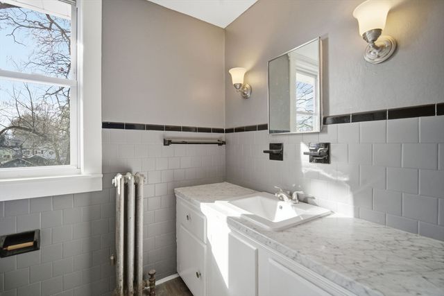 152 Monrovia St, Springfield, MA 01103