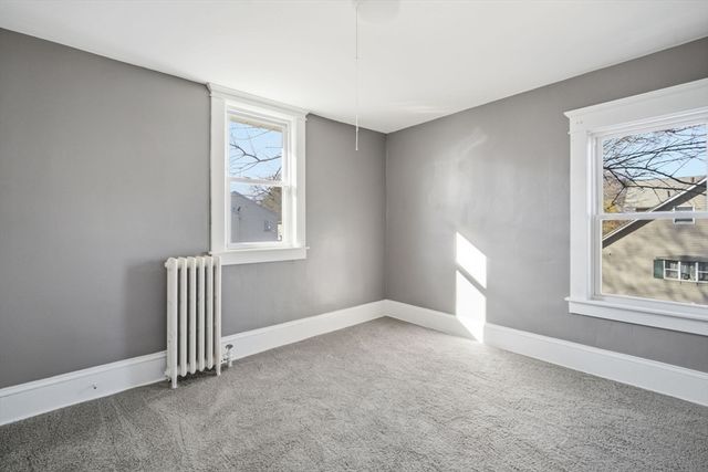 152 Monrovia St, Springfield, MA 01103