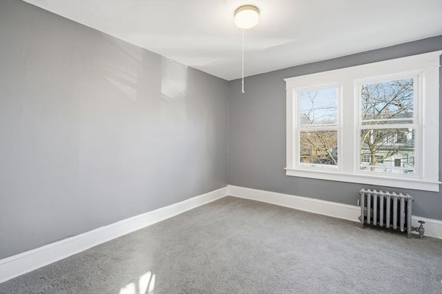 152 Monrovia St, Springfield, MA 01103