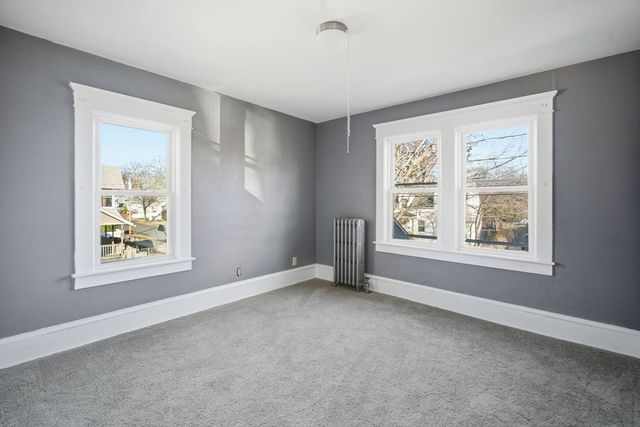 152 Monrovia St, Springfield, MA 01103