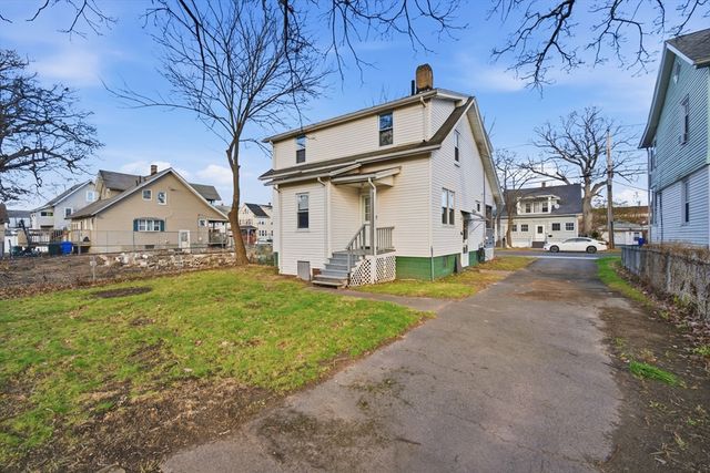 152 Monrovia St, Springfield, MA 01103