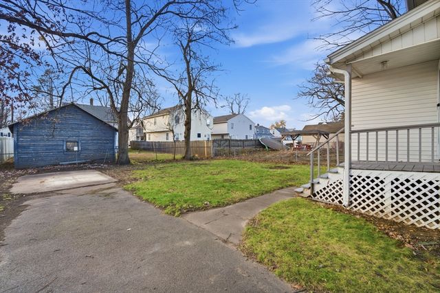 152 Monrovia St, Springfield, MA 01103