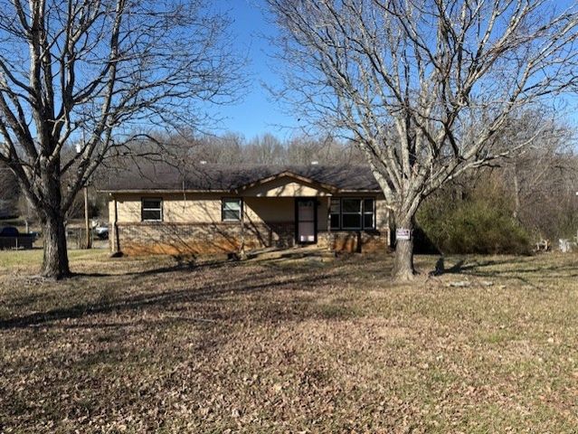 584 Blue Springs Rd, Smithville, TN 37166