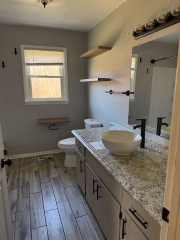 584 Blue Springs Rd, Smithville, TN 37166