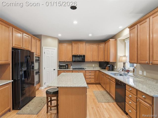 8249 Brookstone Lane, Clarkston, MI 48348