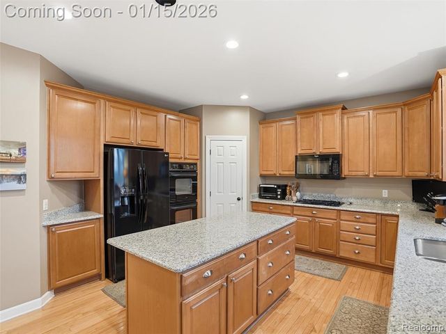 8249 Brookstone Lane, Clarkston, MI 48348