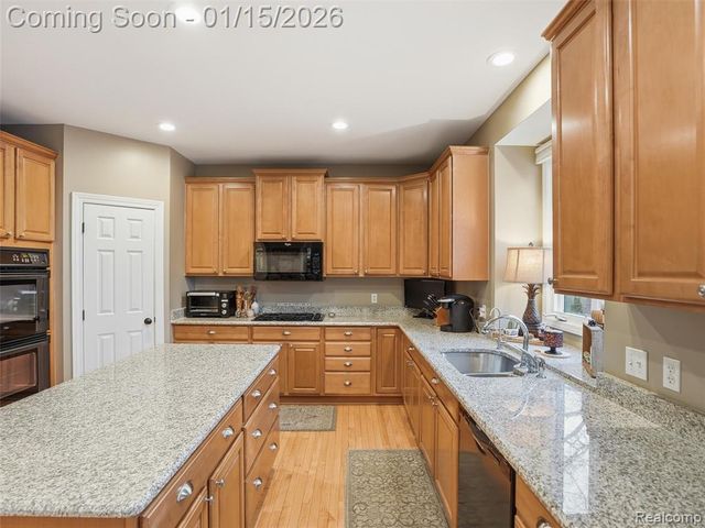 8249 Brookstone Lane, Clarkston, MI 48348