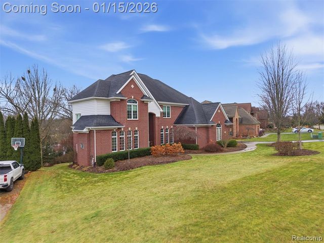 8249 Brookstone Lane, Clarkston, MI 48348