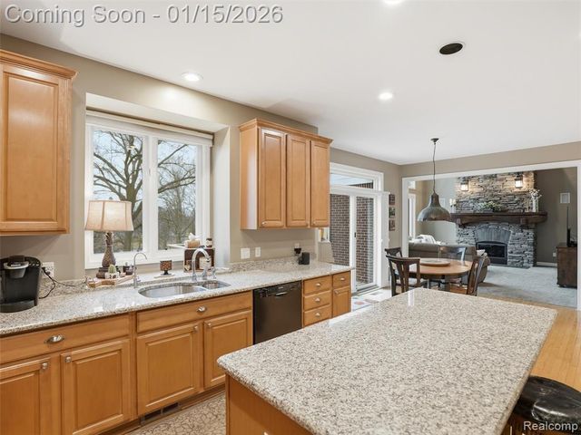 8249 Brookstone Lane, Clarkston, MI 48348