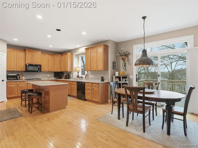 8249 Brookstone Lane, Clarkston, MI 48348