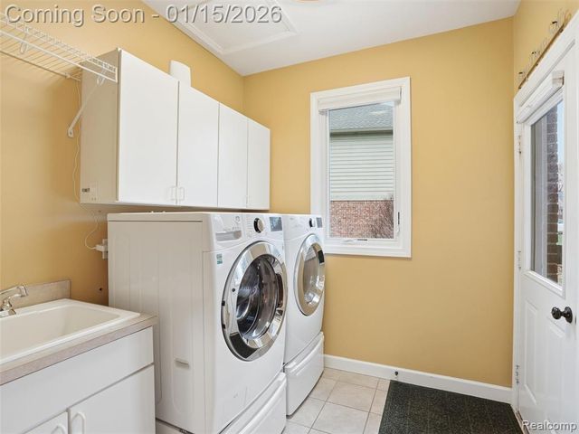 8249 Brookstone Lane, Clarkston, MI 48348