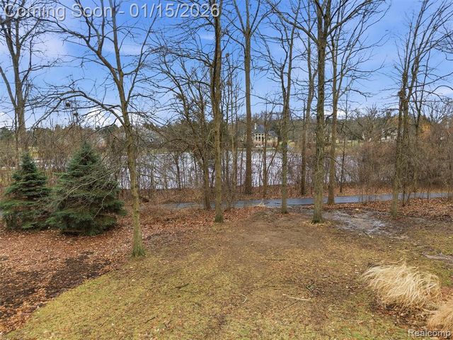 8249 Brookstone Lane, Clarkston, MI 48348