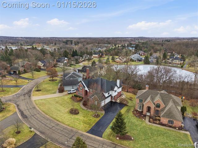 8249 Brookstone Lane, Clarkston, MI 48348