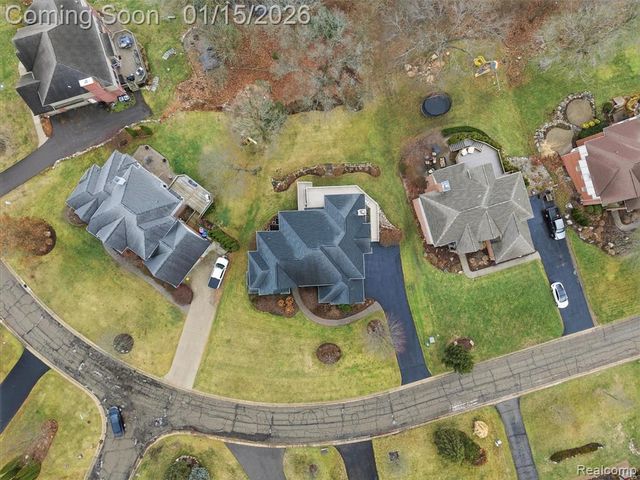 8249 Brookstone Lane, Clarkston, MI 48348