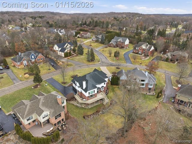 8249 Brookstone Lane, Clarkston, MI 48348