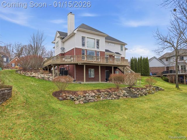 8249 Brookstone Lane, Clarkston, MI 48348