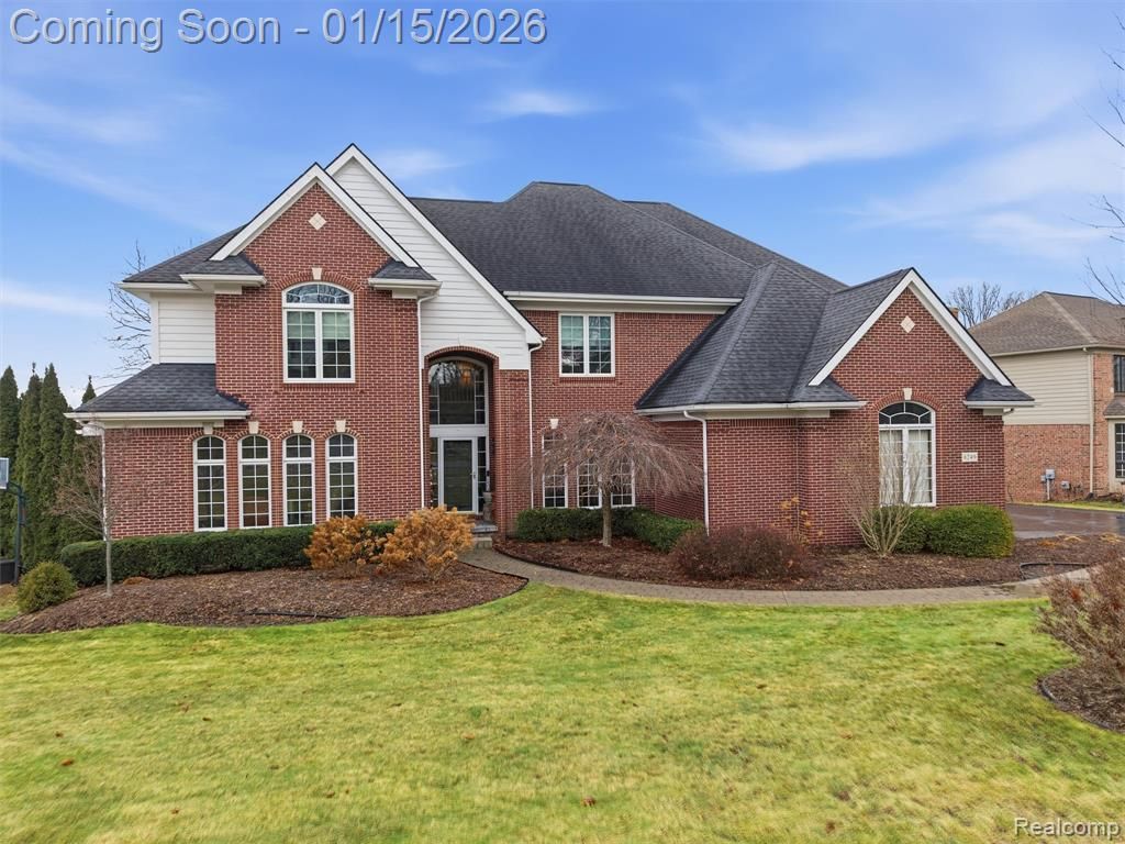 8249 Brookstone Lane, Clarkston, MI 48348