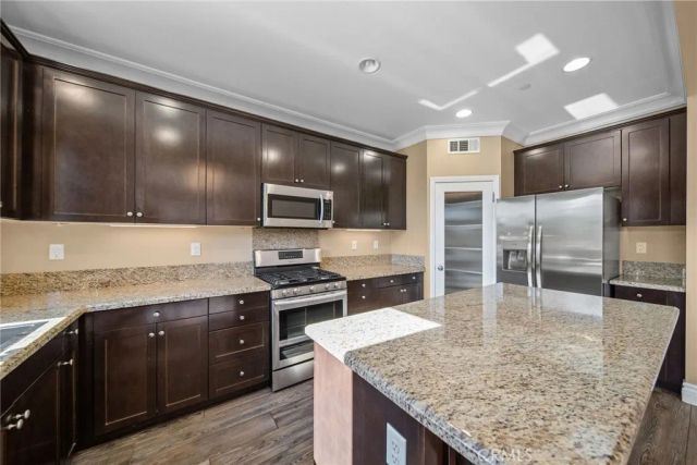 26350 Piazza Di Sarro, Newhall, CA 91321
