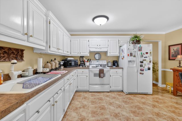 617 E Lane St, Shelbyville, TN 37160