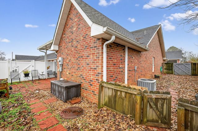 617 E Lane St, Shelbyville, TN 37160