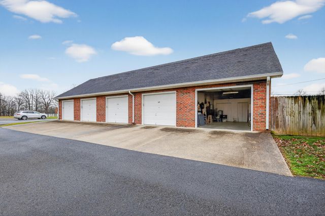 617 E Lane St, Shelbyville, TN 37160
