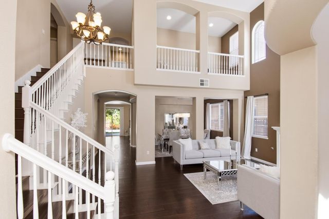 5809 Isaac Way, Elk Grove, CA 95757