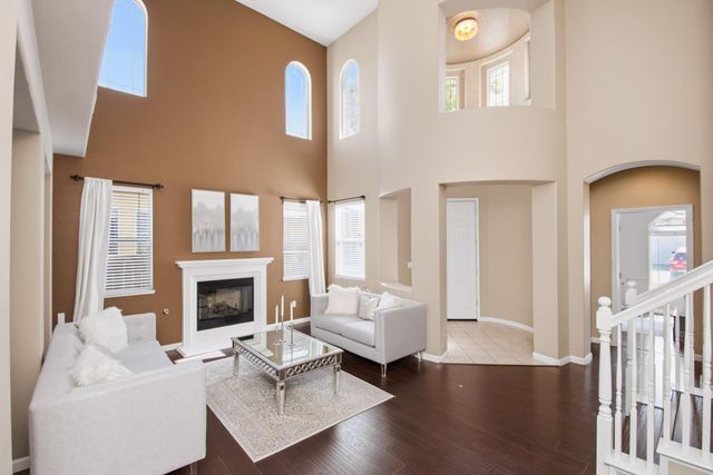5809 Isaac Way, Elk Grove, CA 95757