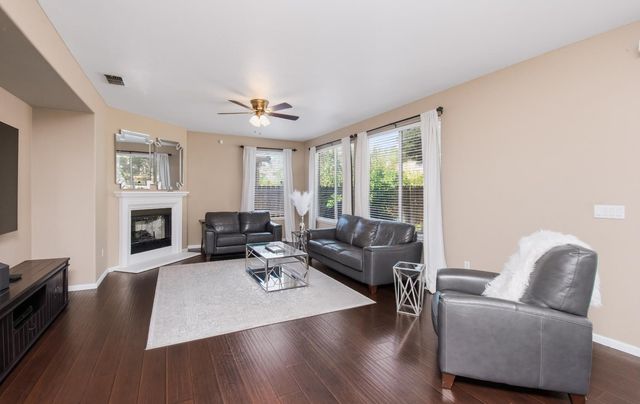 5809 Isaac Way, Elk Grove, CA 95757