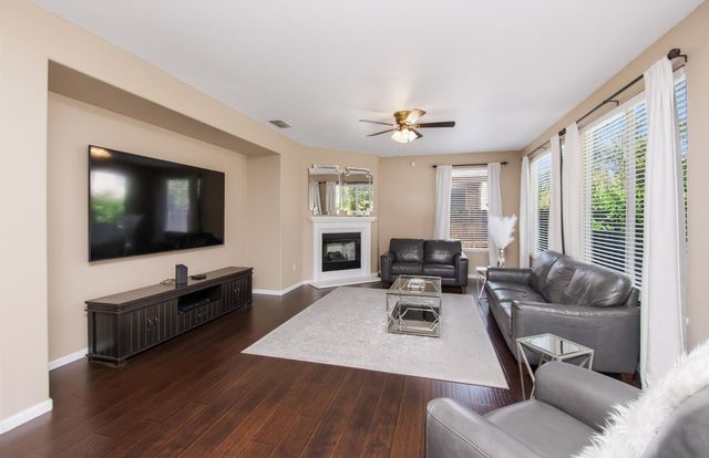 5809 Isaac Way, Elk Grove, CA 95757