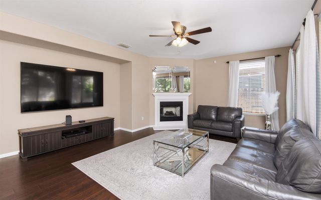 5809 Isaac Way, Elk Grove, CA 95757