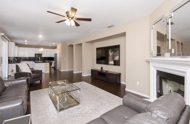 5809 Isaac Way, Elk Grove, CA 95757