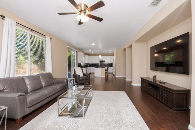 5809 Isaac Way, Elk Grove, CA 95757