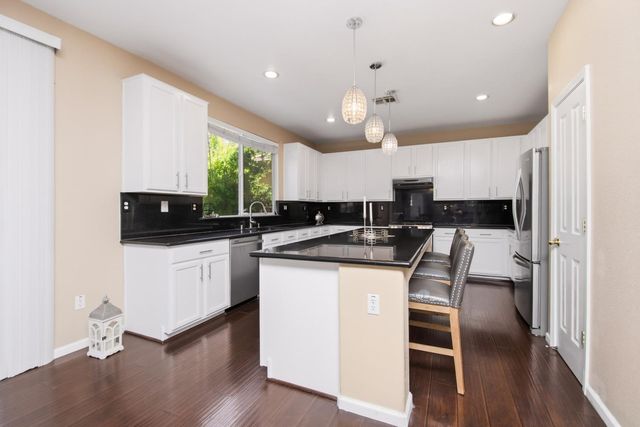 5809 Isaac Way, Elk Grove, CA 95757