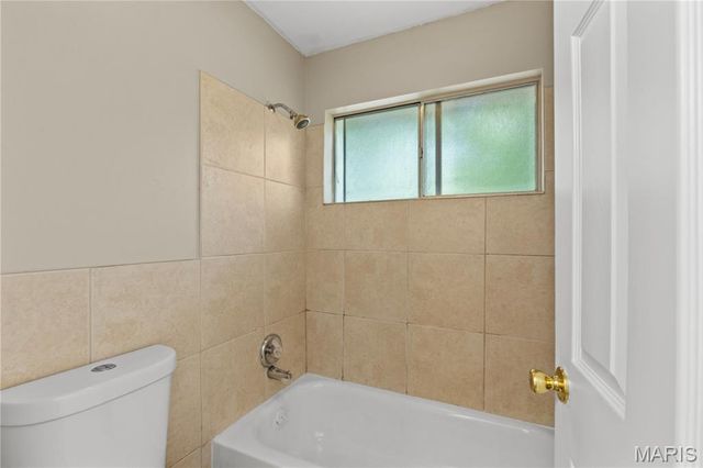 2010 E Humes Lane, Florissant, MO 63033